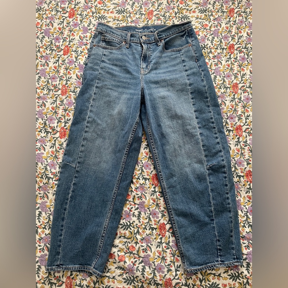 Old Navy - Barrel Leg Jeans, high rise, medium wash (10) EUC